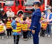 6岁小男孩单挑消防员