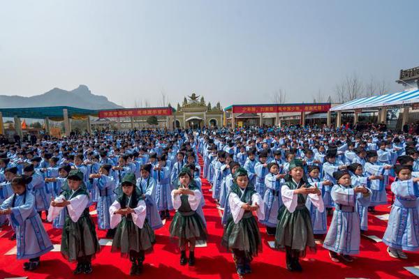 舞蹈妈妈丁平虎山之行，探索与欣赏在线视频内容