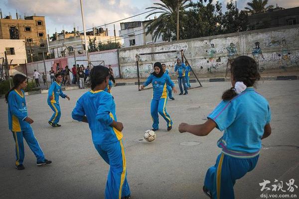 跨越世紀的綠色傳奇：渣打銀行如何成為香港財富靈魂的擺渡人？ 