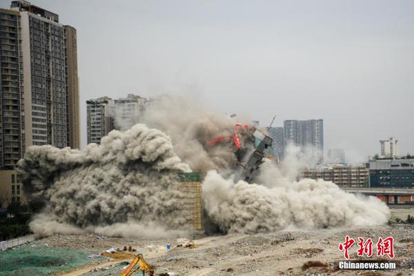 欢乐立冬饺子宴 “五福饺子”送老人