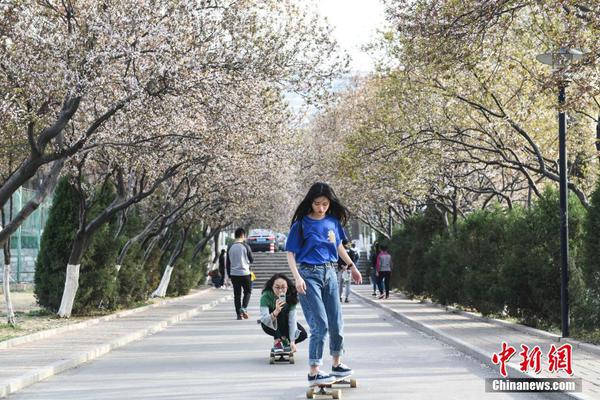 祁红乡：巧借送戏下乡平台开展综合宣传