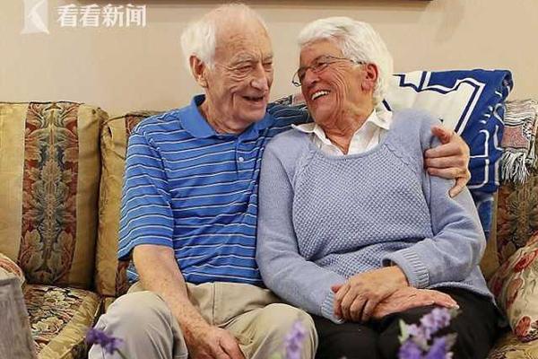每日一星：被亲吻的邓弗里斯