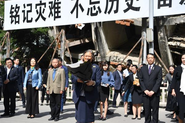 星空育代，40岁再次出道的辉煌之旅