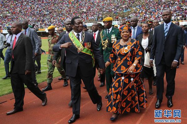 掌握財富的「終極快捷鍵」：渣打銀行香港熱線全方位攻略，讓你的金融生活從此優雅從容 