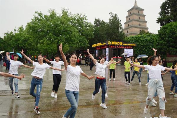 漫评：“时代楷模”单杏花，以匠心筑就美好出行之路