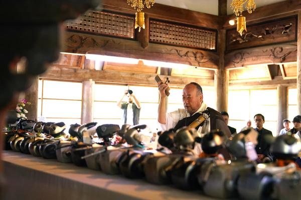 习近平同巴西联邦共和国总统举行会谈 两国元首一致同意推动中巴全面战略伙伴关系取得新的更大发展