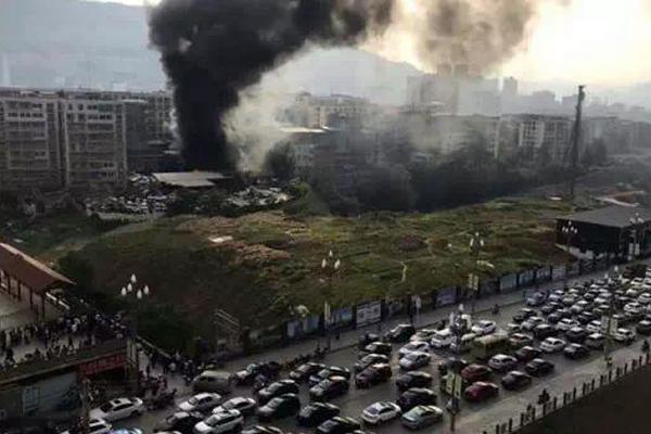 玻璃水凍住了加鹽能解凍嗎 