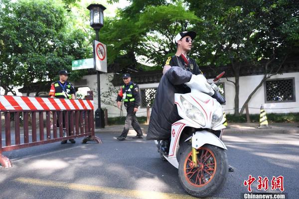 彼岸花相同通俗纹正在那儿（女逝世彼岸花纹身图片）