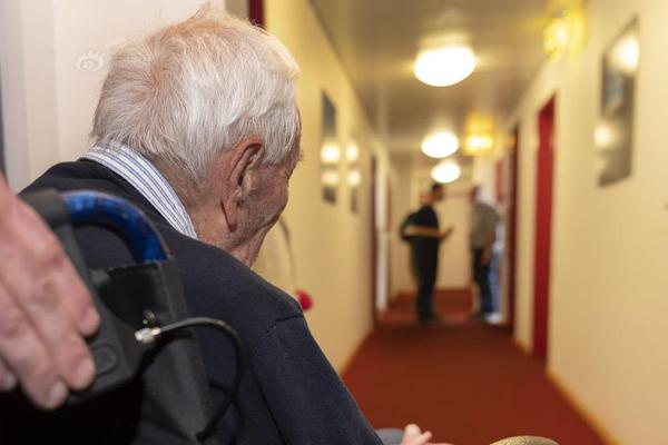 蓮子怎么曬干不變色 