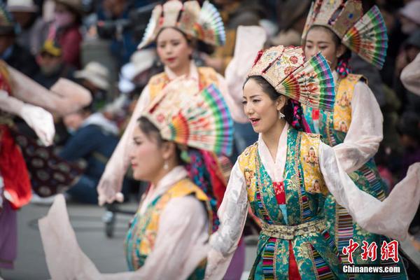 习近平同巴西联邦共和国总统举行会谈 两国元首一致同意推动中巴全面战略伙伴关系取得新的更大发展