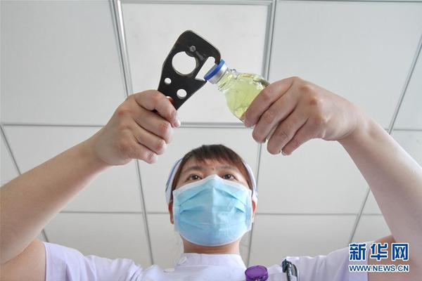西班牙网球名将纳达尔宣布将退役