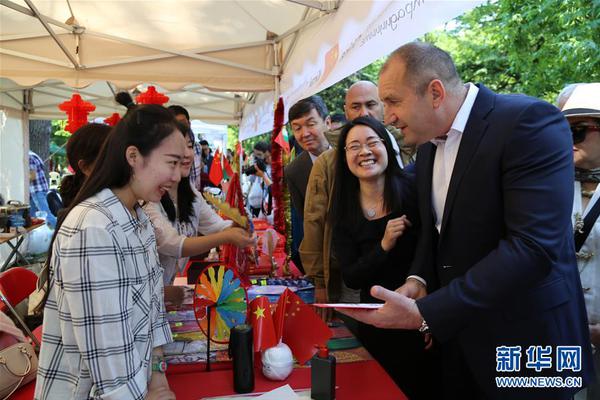 习近平同巴西联邦共和国总统举行会谈 两国元首一致同意推动中巴全面战略伙伴关系取得新的更大发展