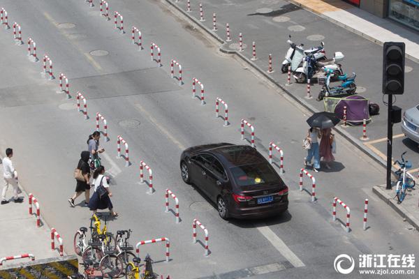 太阳翼受损，机械臂抓航天器，为何神十八出舱升级？