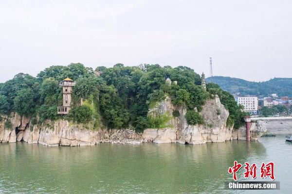 六安小伙举办原创音乐会 市民感受音乐魅力