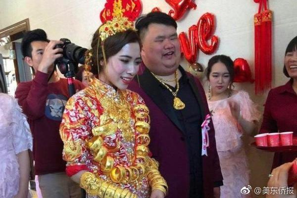 新婚夜妻子发烧，丈夫冒雪买药，忘拿钱包返回，才知妻子是畜生！