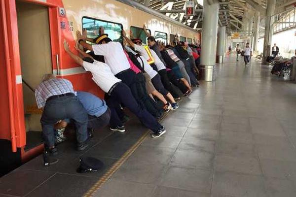 春末夏初 别样风格的鞋款占据衣橱C位