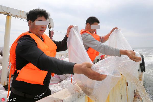 习近平在第二届“一带一路”国际合作高峰论坛欢迎宴会上致辞