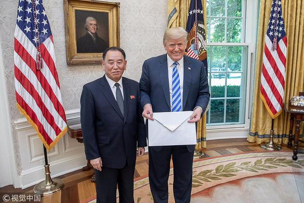 探索免费视频资源，关于吃胸前带水两颗大樱桃的在线观看