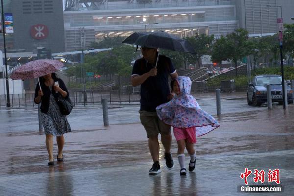 《浴火之路》：叙事快感不掩现实力度