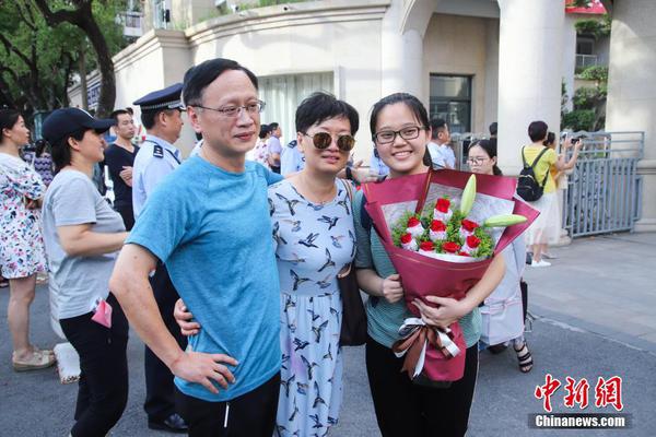 习近平同巴西联邦共和国总统举行会谈 两国元首一致同意推动中巴全面战略伙伴关系取得新的更大发展