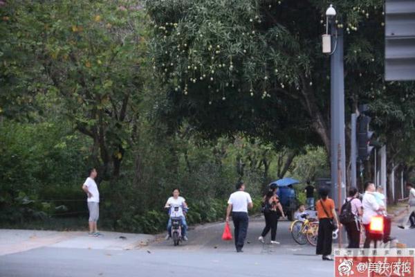 28岁登贝莱获世界足球先生！90后首人+创4大纪录 3个月前夺金球奖