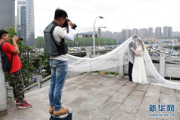 杨幂baby倪妮李念穿无袖连衣裙那么美！还不是因为她们没有拜拜肉