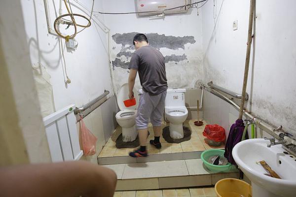 全省惠民巡演把精神食粮送到贫困村