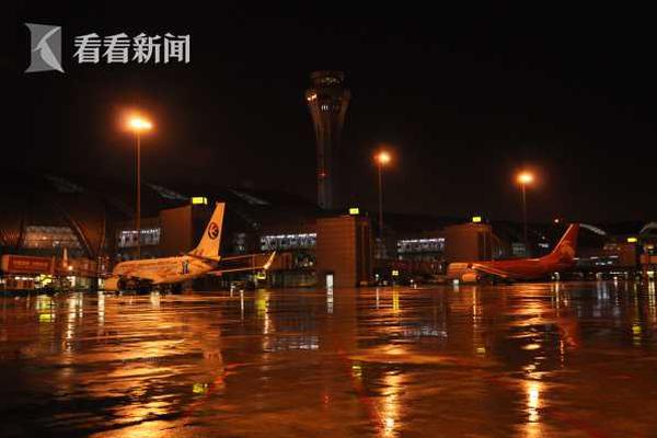 中国电信天翼新品发布 飞机上流畅上网刷视频