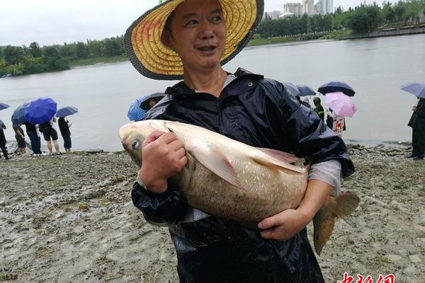 內蒙古人大常委會原副主任邢雲被開除黨籍(圖)