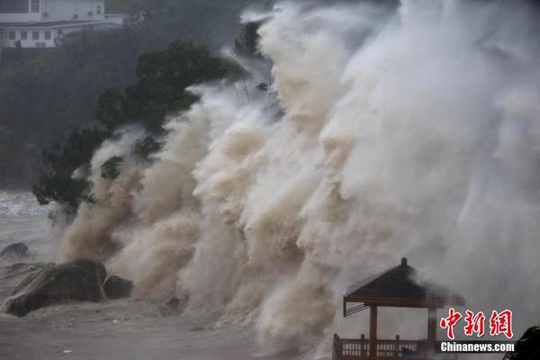 土超劲旅大巴遭遇车祸捷克国脚离世 前鲁能外援受伤