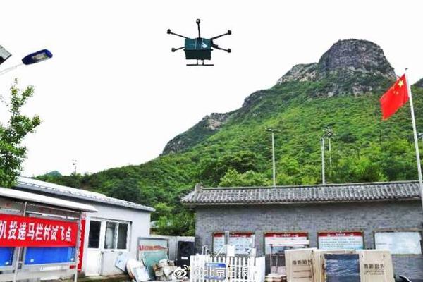 路过的蚂蚁也要称赞是什么梗