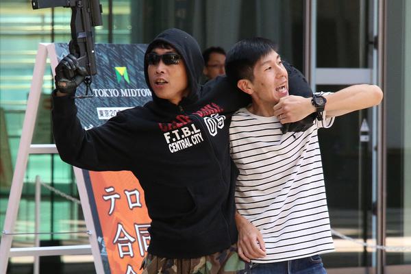 合肥地铁站现七夕土味情话墙