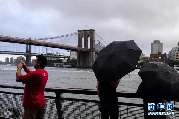 泰国北部连日强降雨 清迈水坝13年来首次开闸泄洪