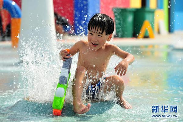 巔峰對決：探秘娛樂城「三公」的魅力與智慧，贏在指尖的博弈藝術 