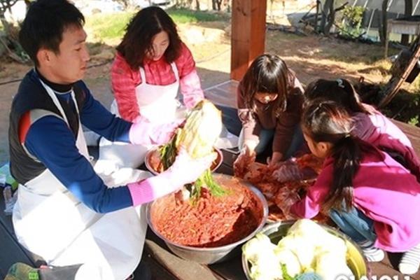 富豪阻取消美特殊高中考试