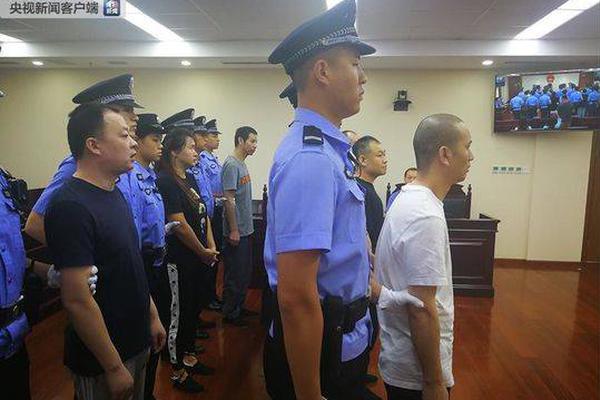 熬夜看球不伤身	：体育直播 哪里看的健康指南