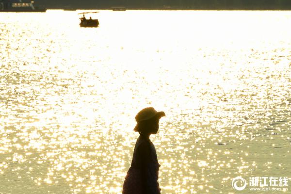 第15届BAZAAR Jewelry极品珠宝夜宴暨初级珠宝年度设念大年夜赏