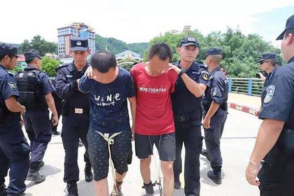 七夕全城将赴浪漫之约 合肥万达乐园打造梦幻荧光夜