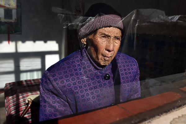 邱泽许玮甯宣布结婚 两人曾主演《当男人恋爱时》