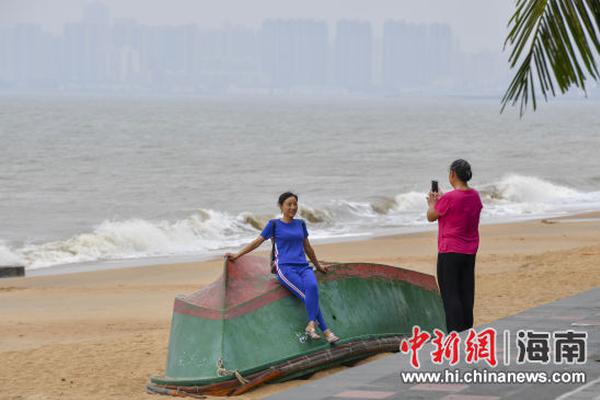 习近平同巴西联邦共和国总统举行会谈 两国元首一致同意推动中巴全面战略伙伴关系取得新的更大发展