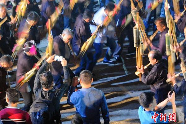 足协杯：上海海港2:1险胜陕西长安竞技晋级八强
