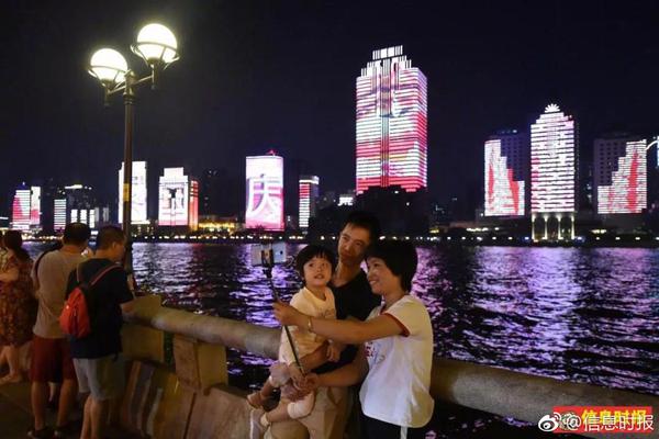 逛老街、赏民俗、品早茶