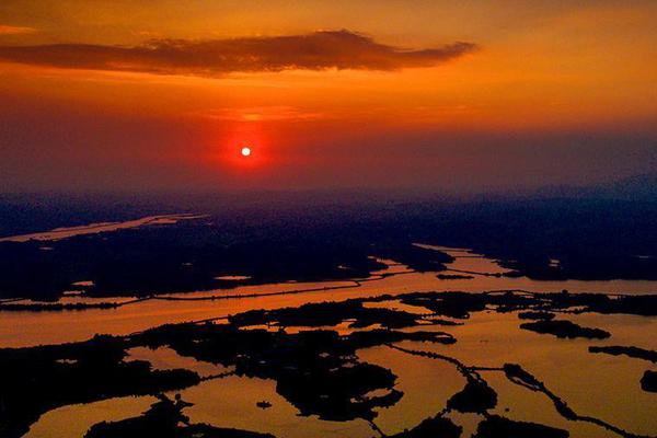 利拉德32+10开拓者惜负 希尔德22分国王止连败