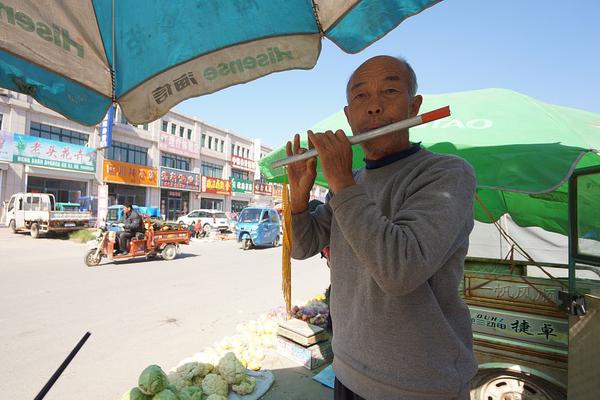 彭丽媛邀请外方领导人配偶欣赏中国戏曲