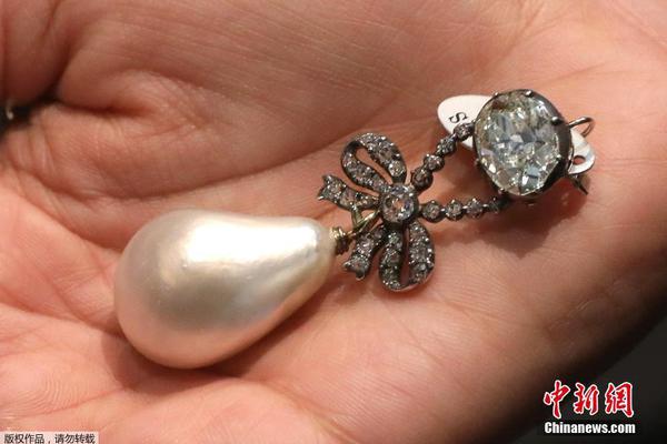 哥谭市奇像布鲁斯•韦恩开导了 Automobili Pininfarina 推出的超凡是脱雅的超等跑车