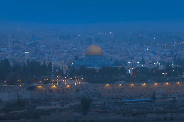  播音稿子感情好文以感情为主题的做文