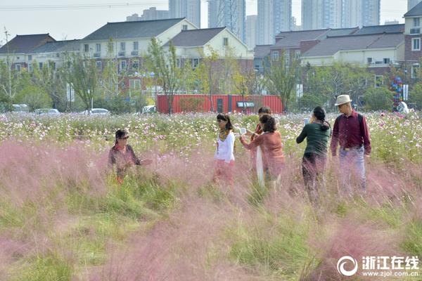 英国希思罗机场一仓库发生爆炸