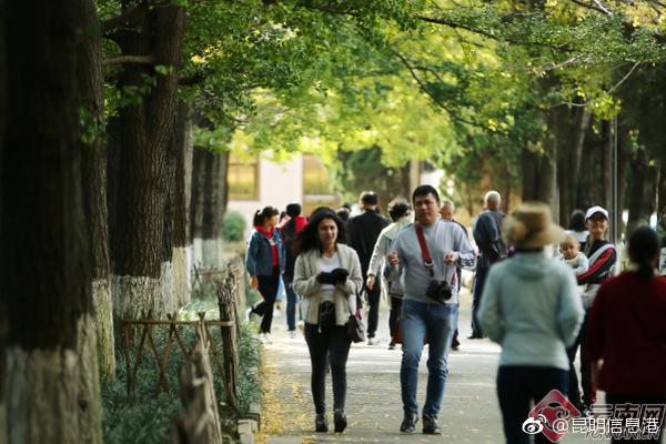 妈祖诞辰日:数千妈祖信众抢头香祈福