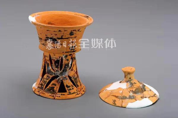 11月2日财经早餐：美元走低黄金升上1790，钢材与铁矿期货夜盘大跌