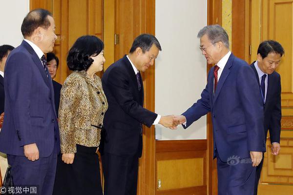 国内牛人潜入商场蹲守